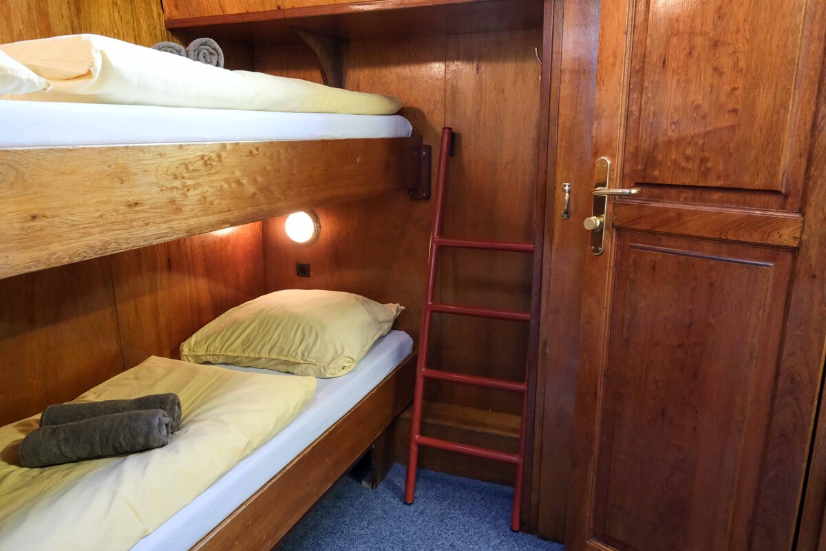 Sailyourway, sleep on a Clipper from 1897