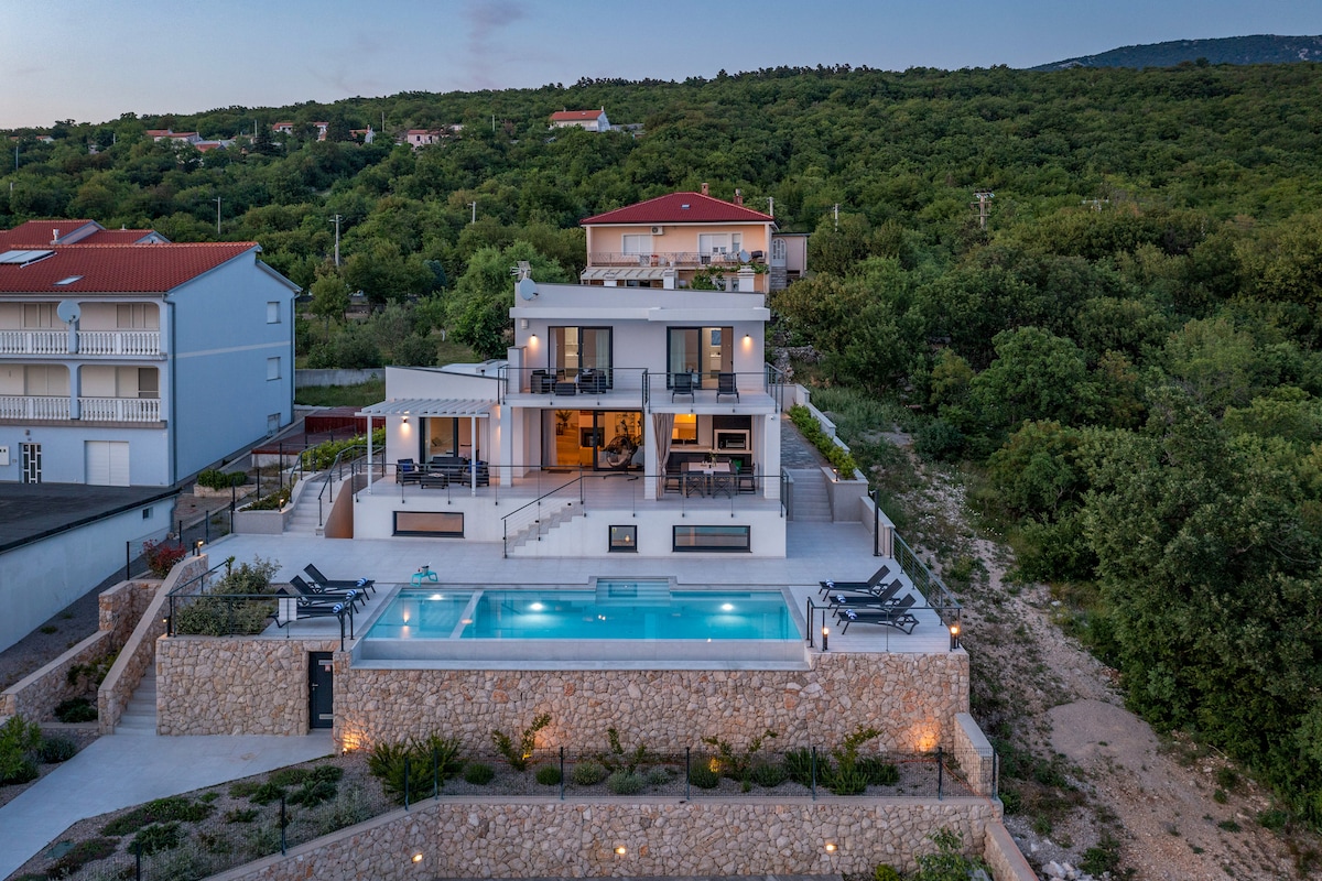 Villa Stella Maris- luxury, views, family-perfect