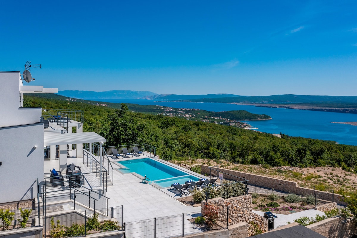 Villa Stella Maris- luxury, views, family-perfect