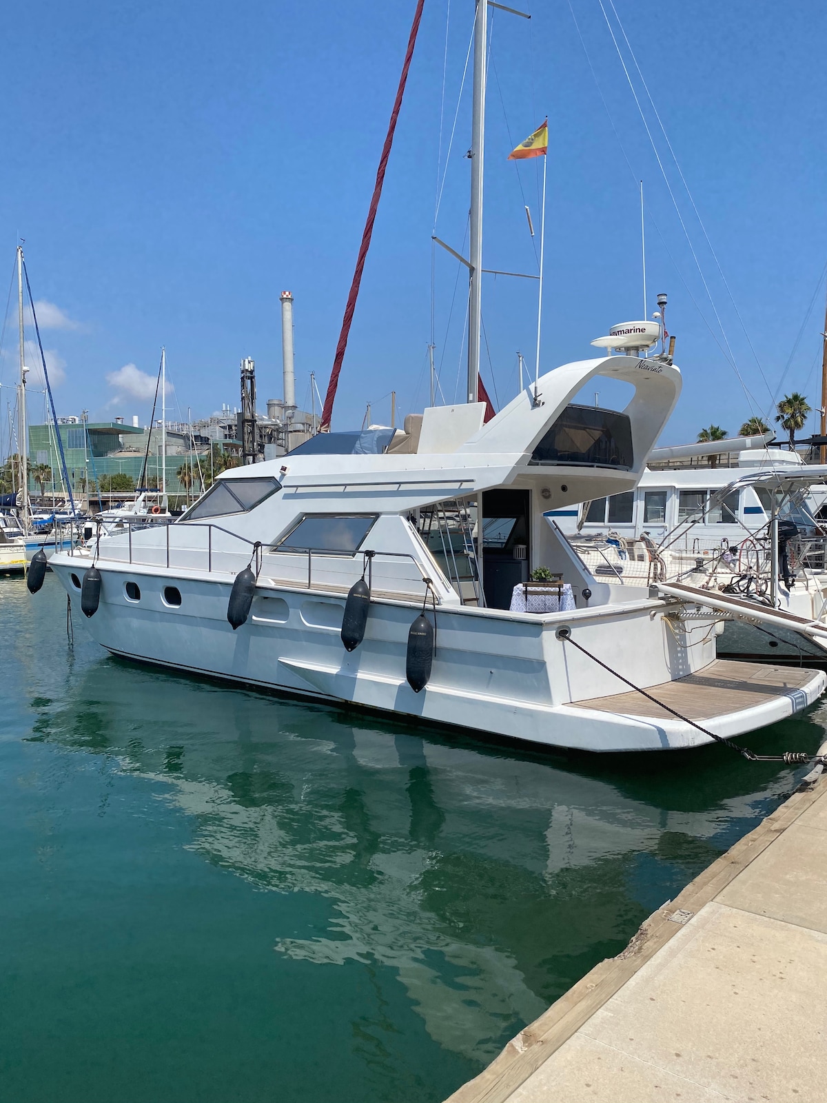 Barco muy romantico con parking !