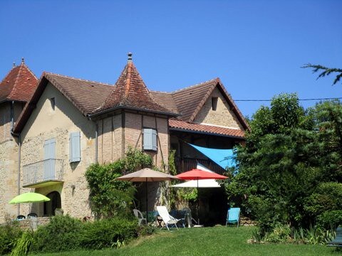 在古老的quercynese农舍住宿，享用住宿加早餐