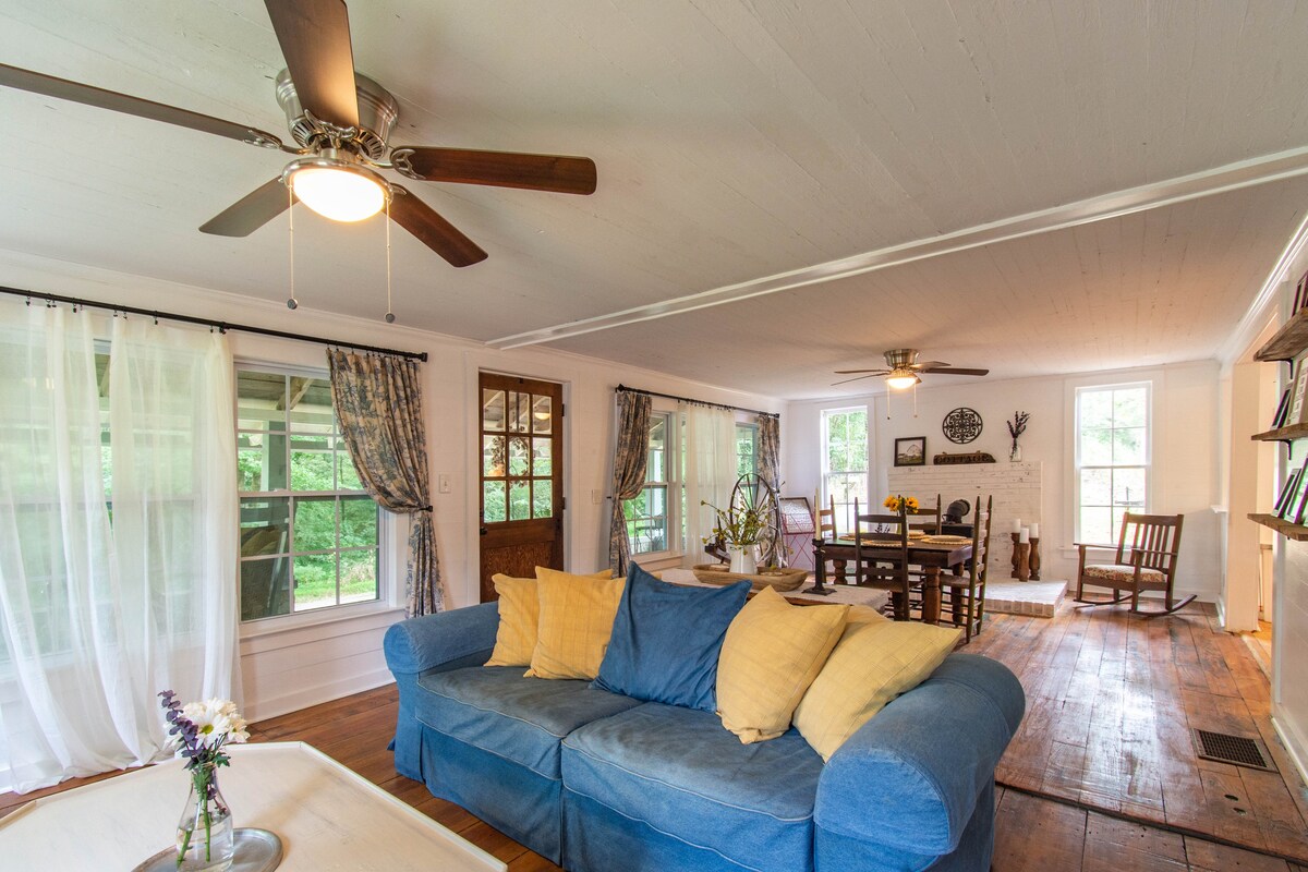 The Cottage at Jula Fields *Pet Friendly*