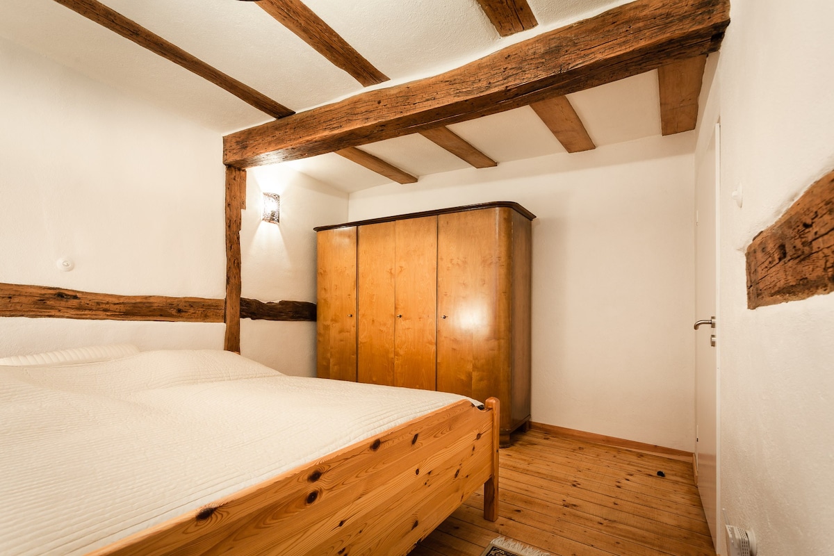 可爱的单卧室历史悠久的房子约1477