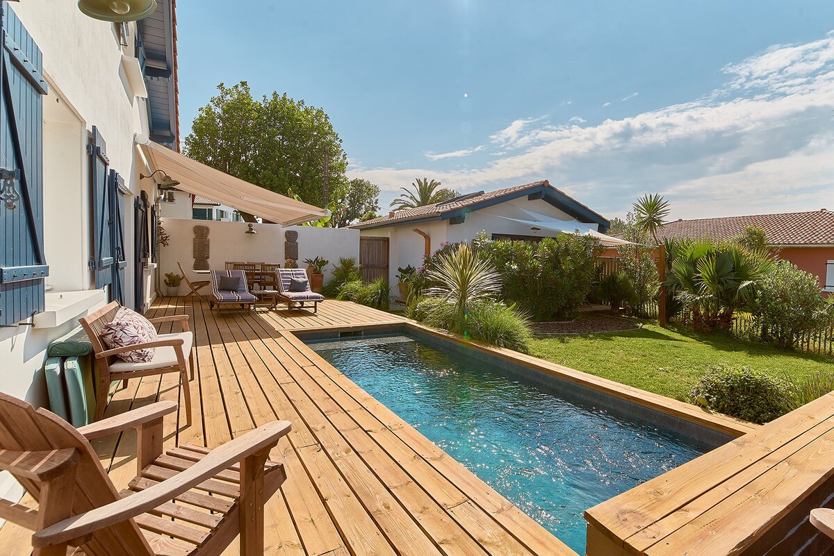 Villa piscine ambiance surf & voyages plage 800 m