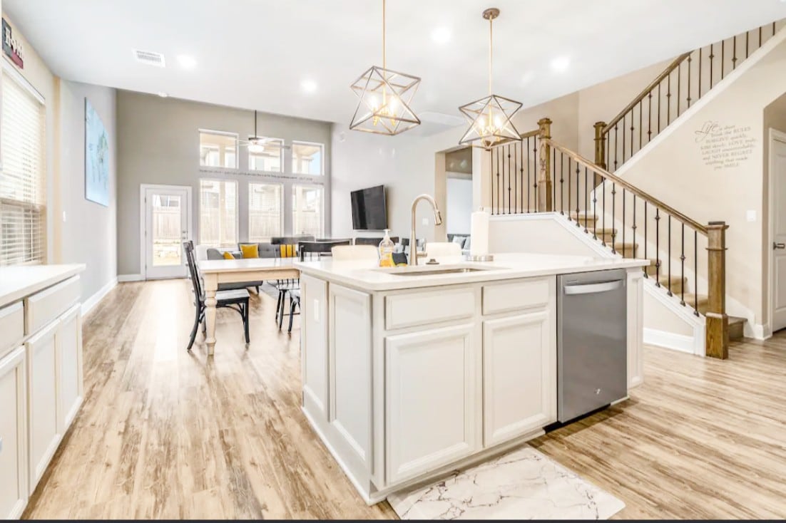 *Guest Favorite Spacious Retreat & Gourmet Kitchen