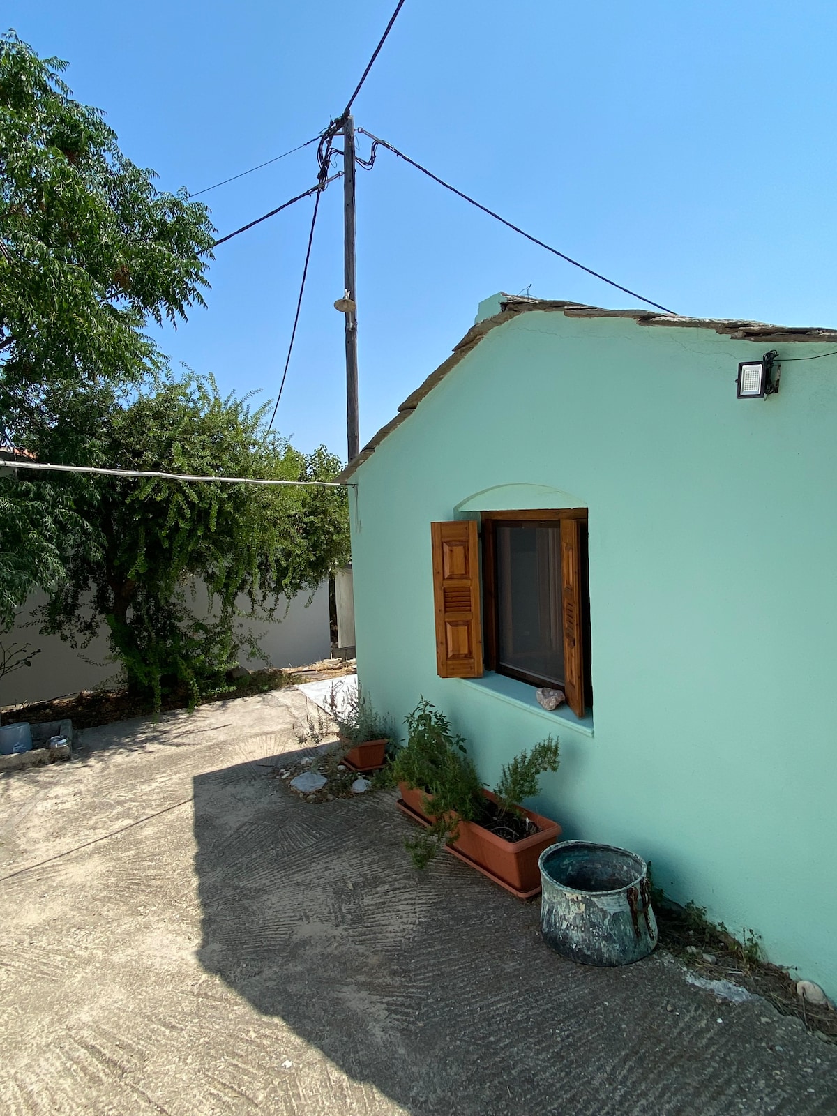 位于Fanari Ikaria的微型住宅