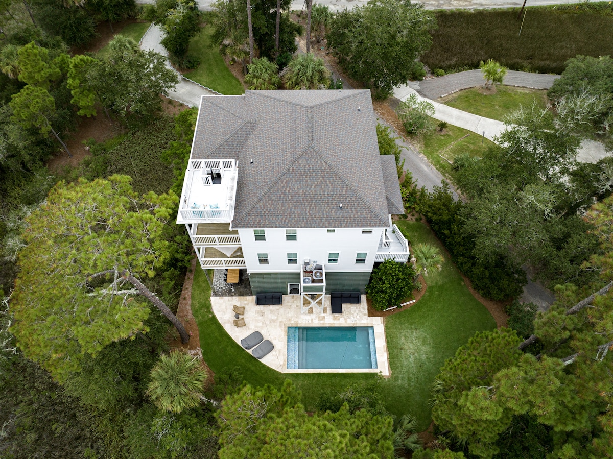 Red Sunsets | 2 Master Bedrooms | Heated Pool