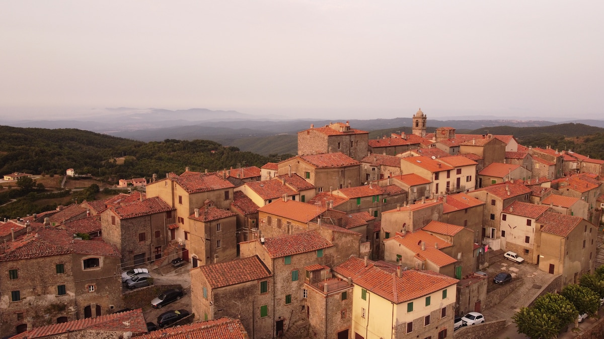 Lovely Tuscan home built in 1300.