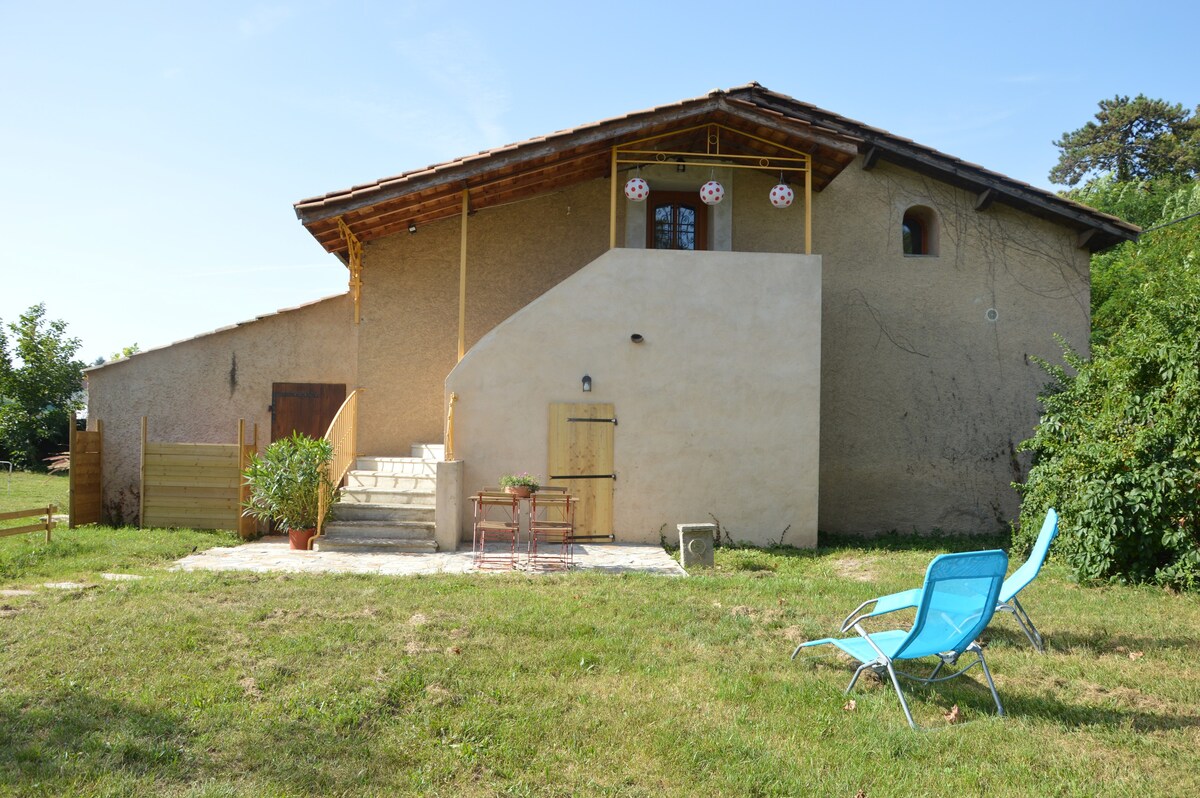 Appartement indépendant avec jardin -15 mn de Lyon