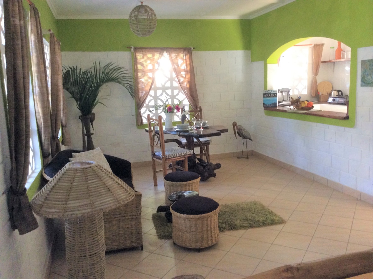 Adorable guest house with full amenities