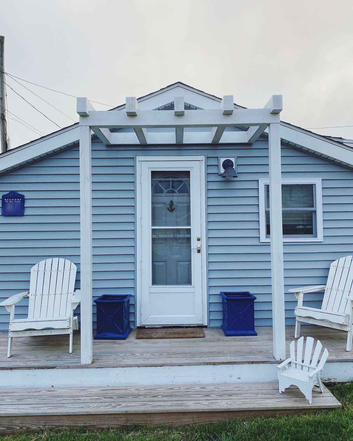 全新一居室小屋。 水景，可步行到海滩。