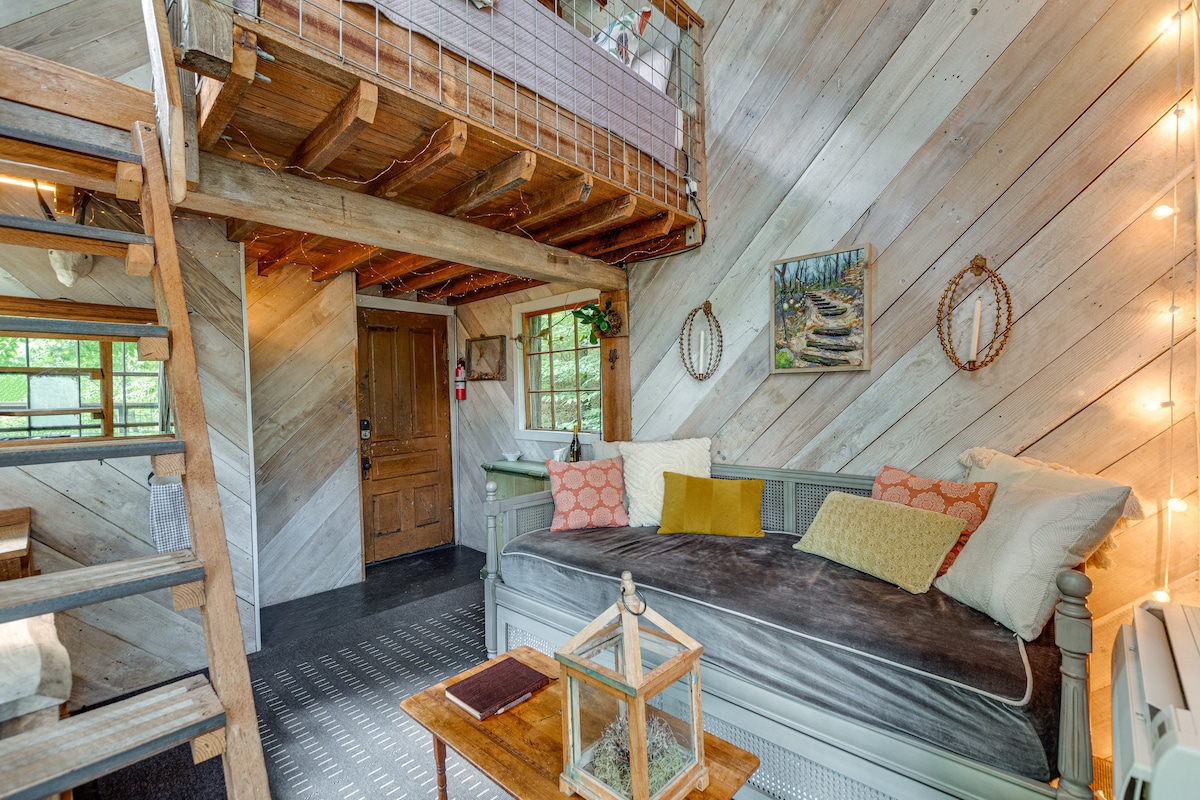 Treetop Hideaways: Luna Loft