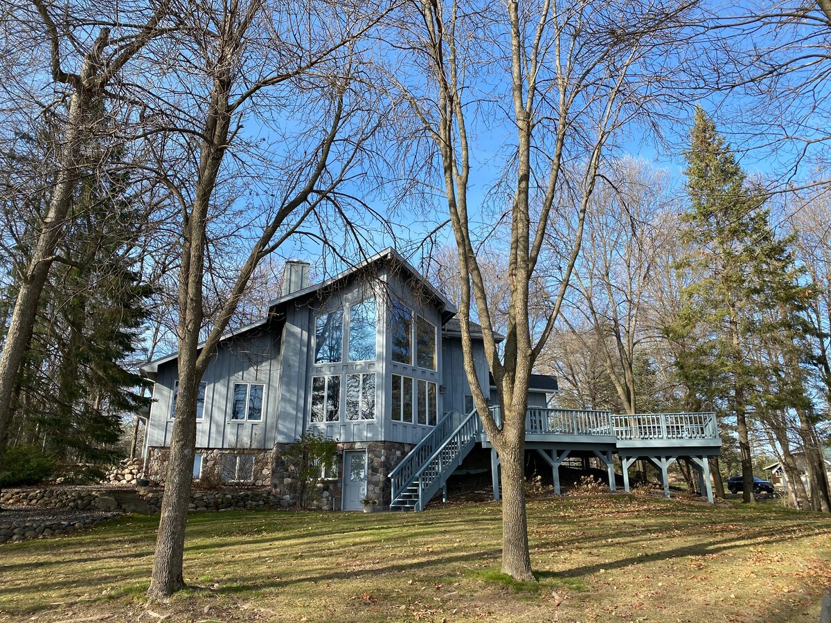 Gorgeous  Red Cedar Lake Home-south of Hayward WI