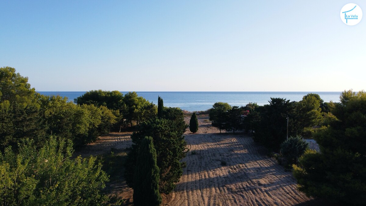 La Vela di Lido Fiori -距离海边200米的别墅