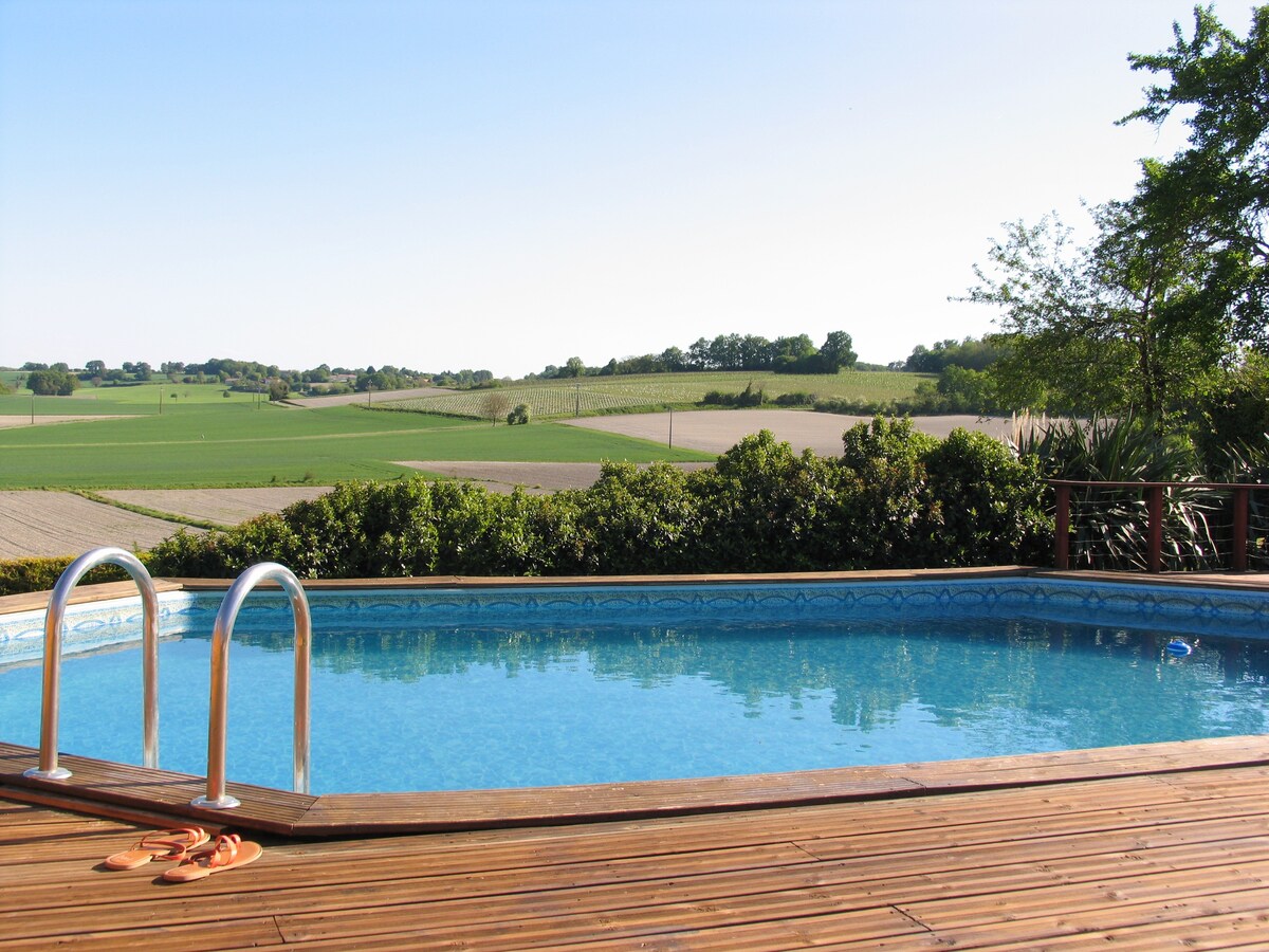 Gite - Vin Rose - with pool, hottub and sauna..