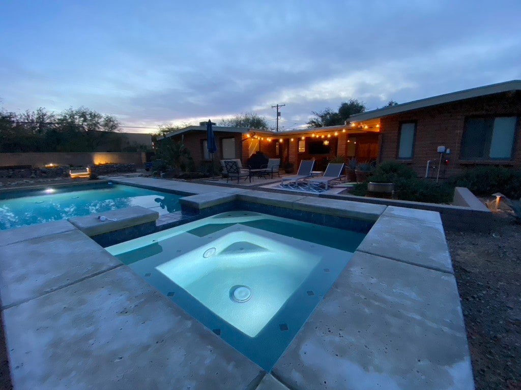 Central Tucson Hacienda。游泳池/热水浴缸。4卧