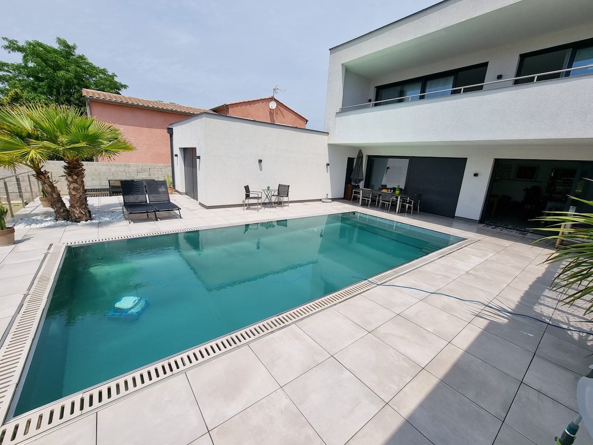 Magnifique villa avec piscine et espace extérieur