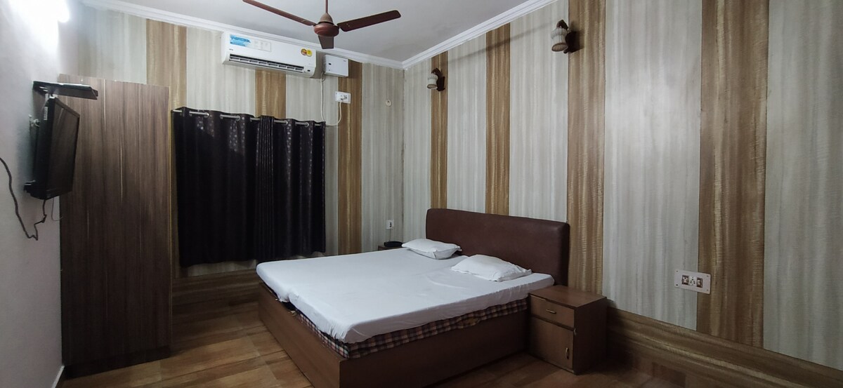 Deluxe Room AC @ Dehradun