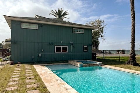 * Large Home Near Bay to Fish * New Pool