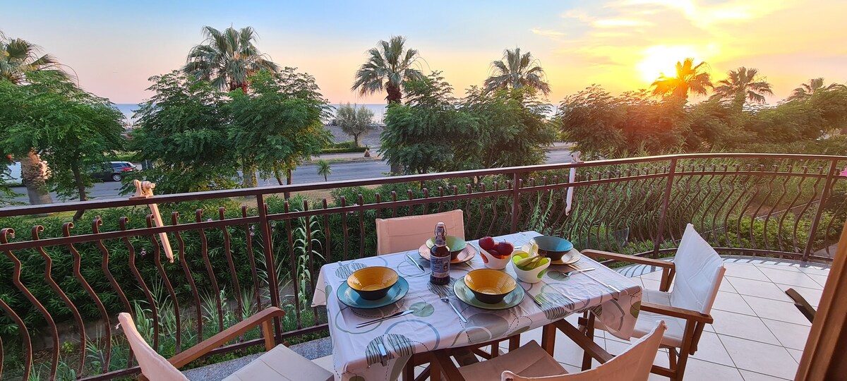 Rainbow Seafront Apartment