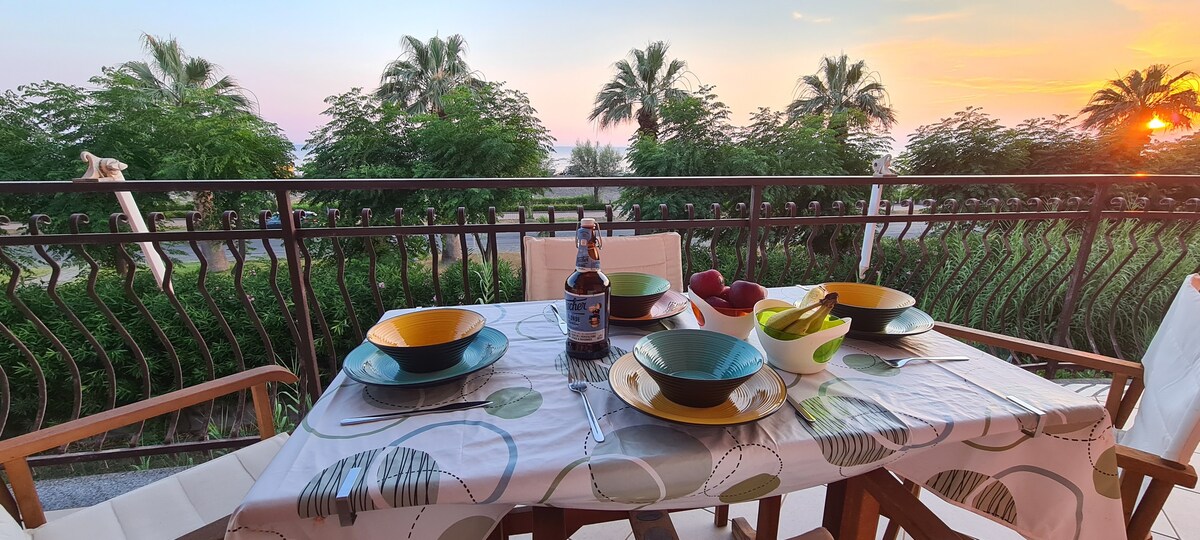 Rainbow Seafront Apartment