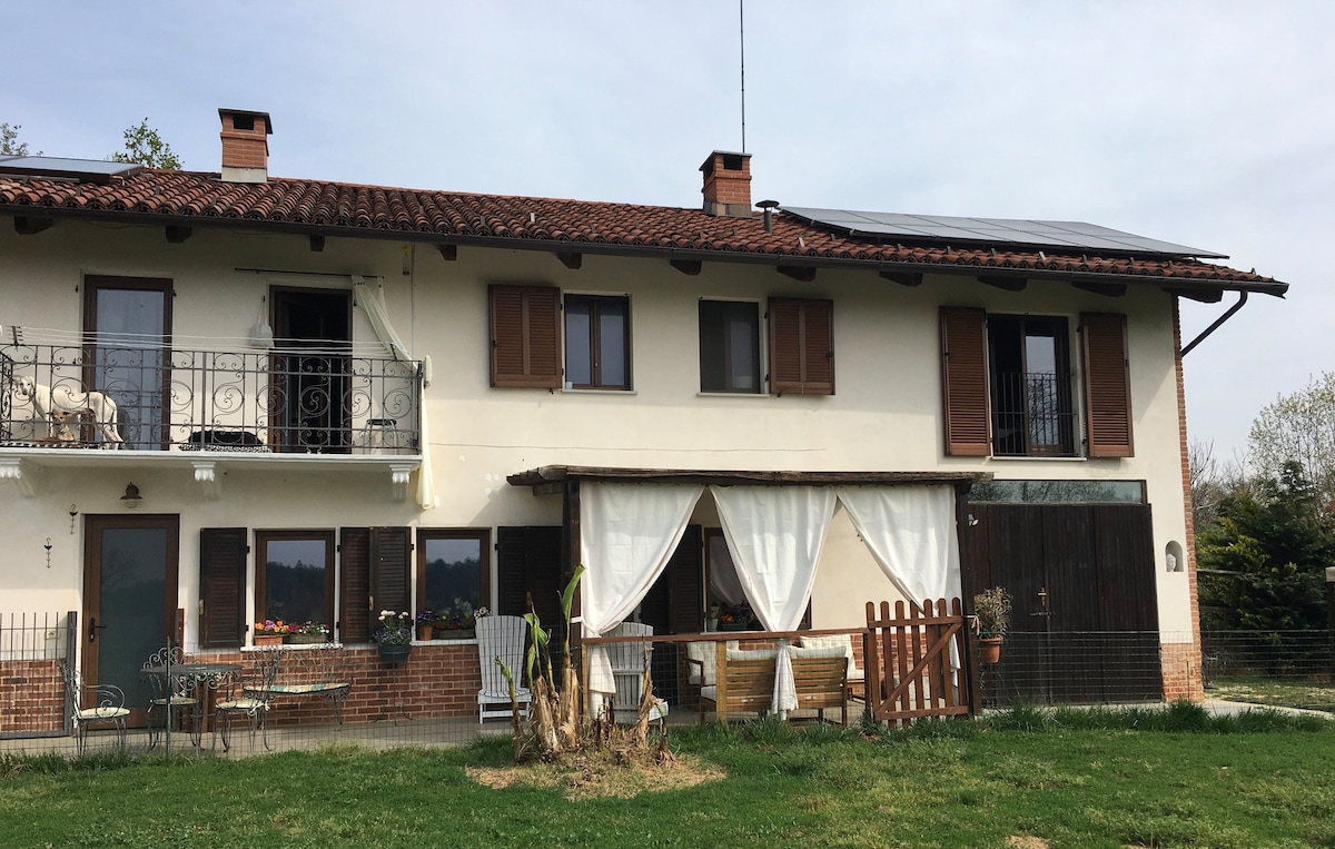 b&B Cascina dei Levrieri的独立房间