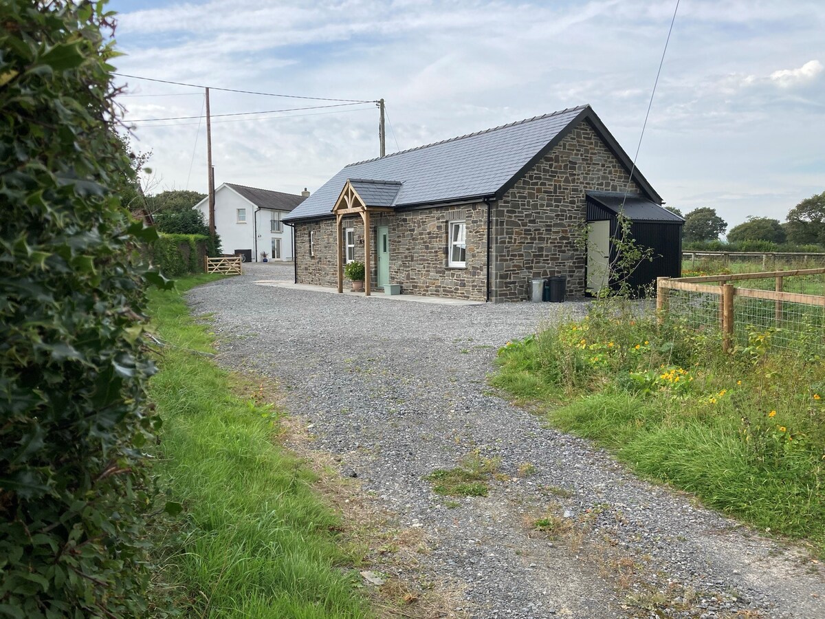 Warm Comfortable Cottage with Underfloor Heating