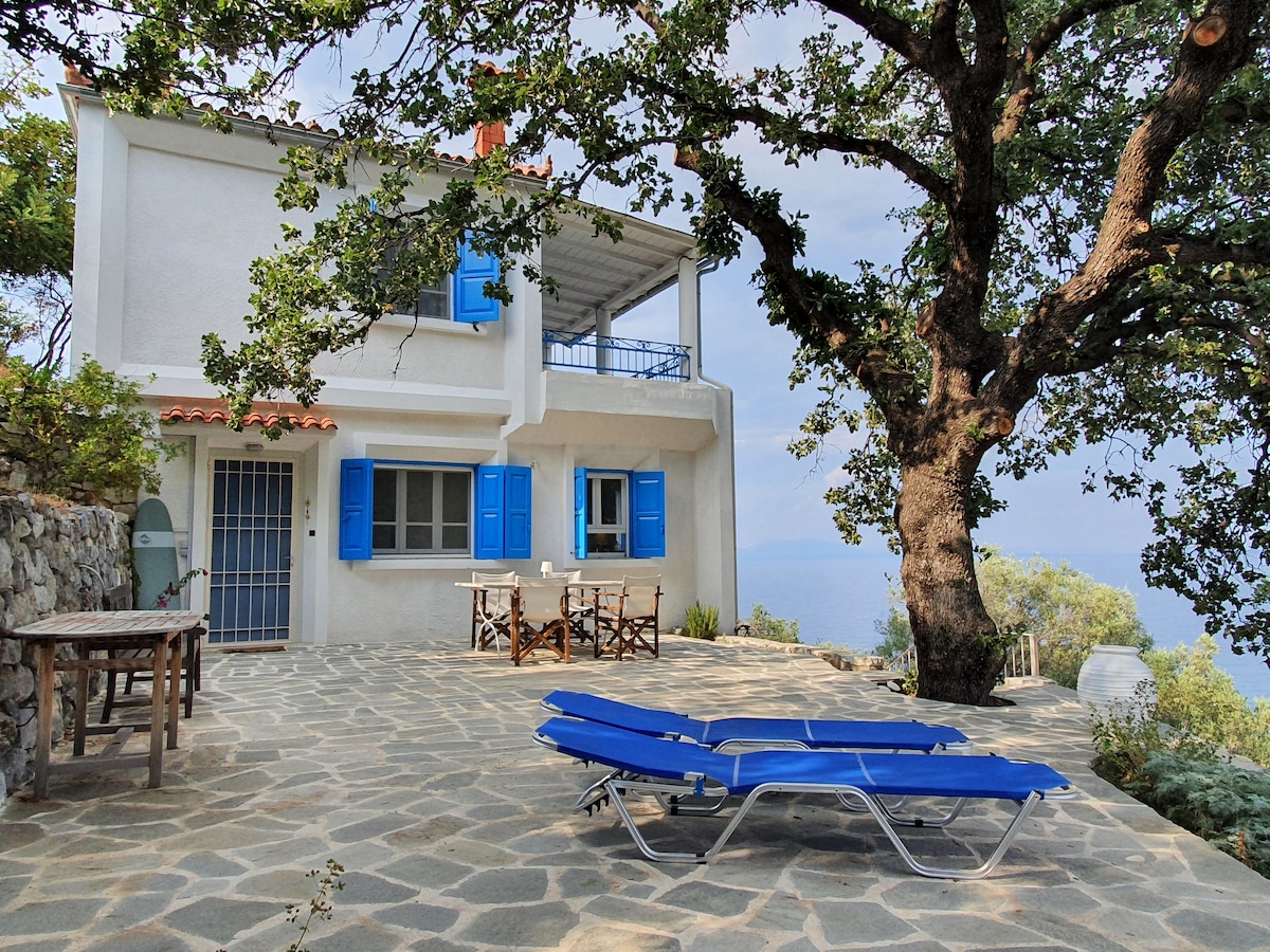 Peaceful Private Retreat by the Sea