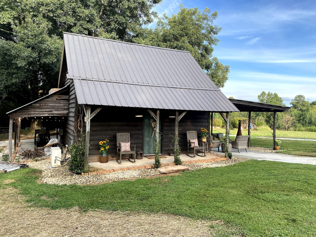 “The Napping House” 1800s Charm with Modern Perks