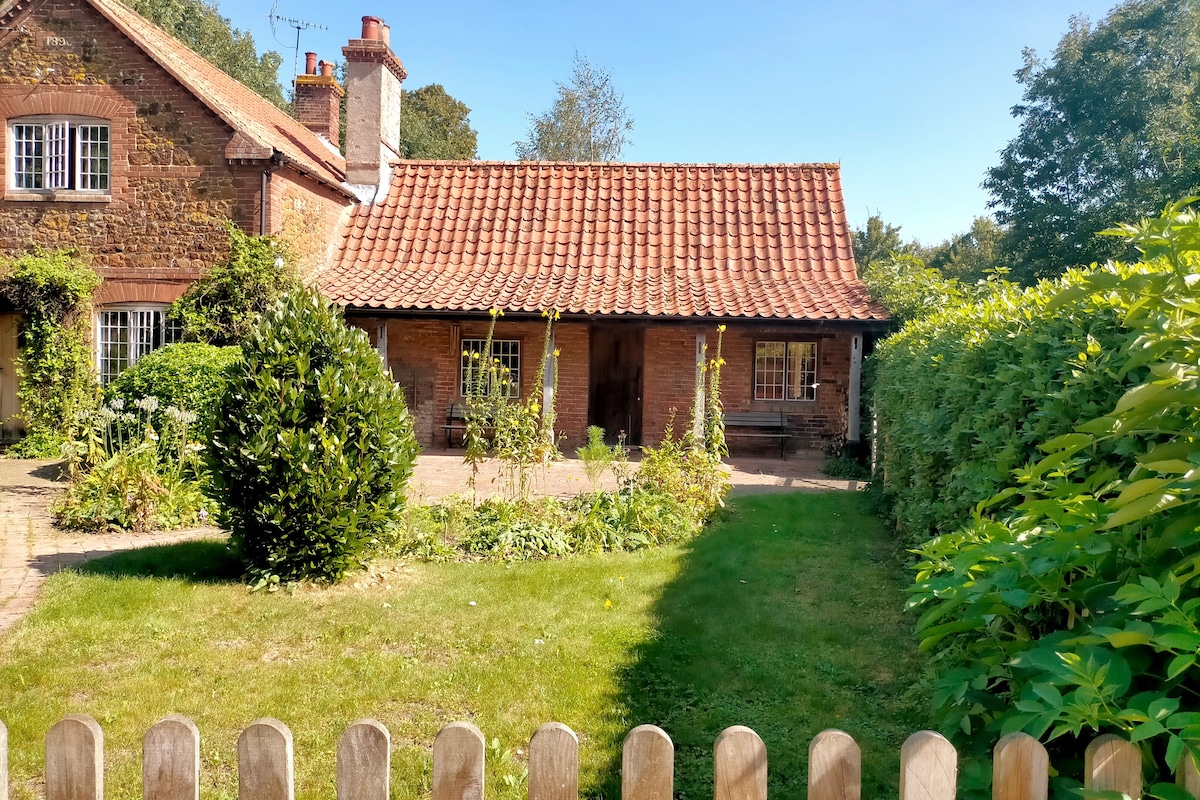 Cosy cottage annex on organic family smallholding