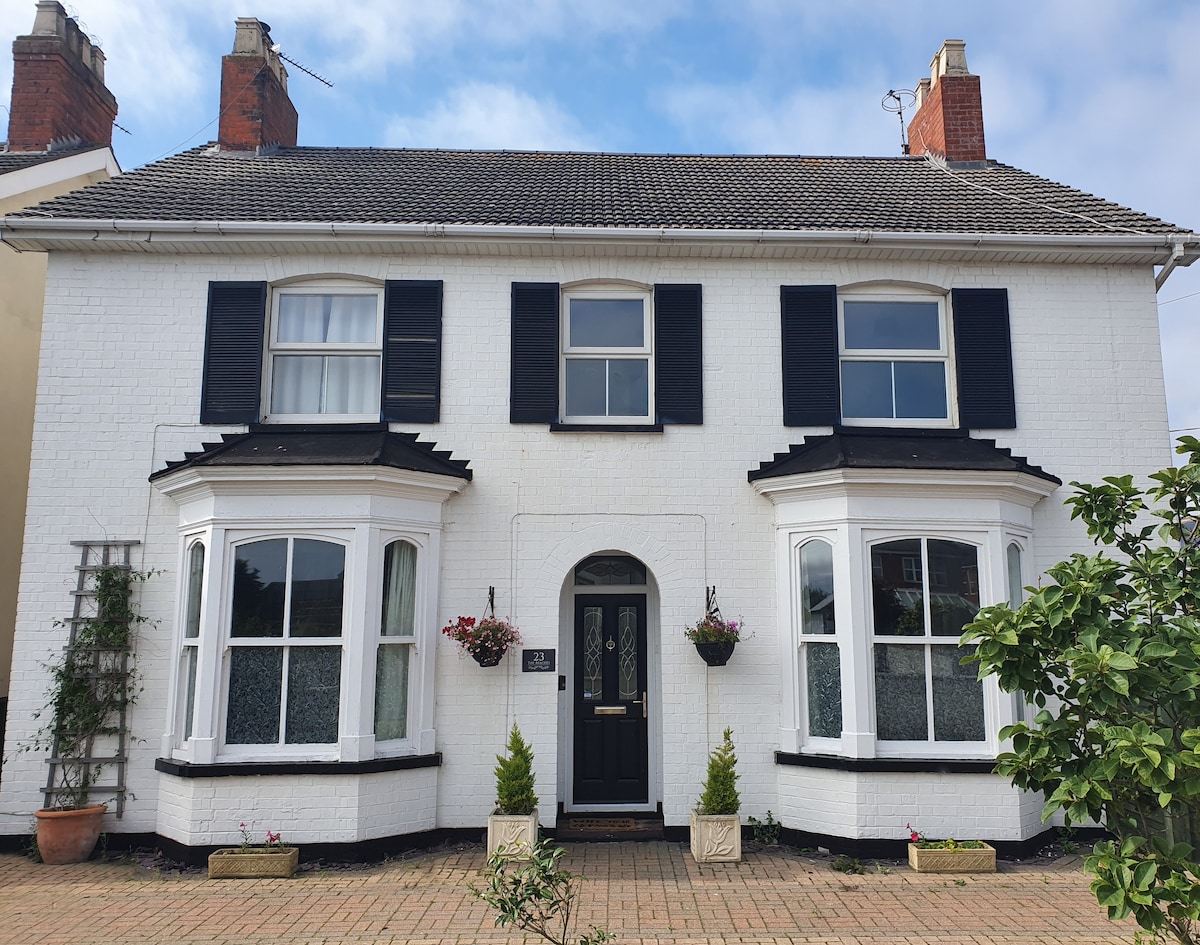 The Beaches, Sutton on Sea - metres from the beach