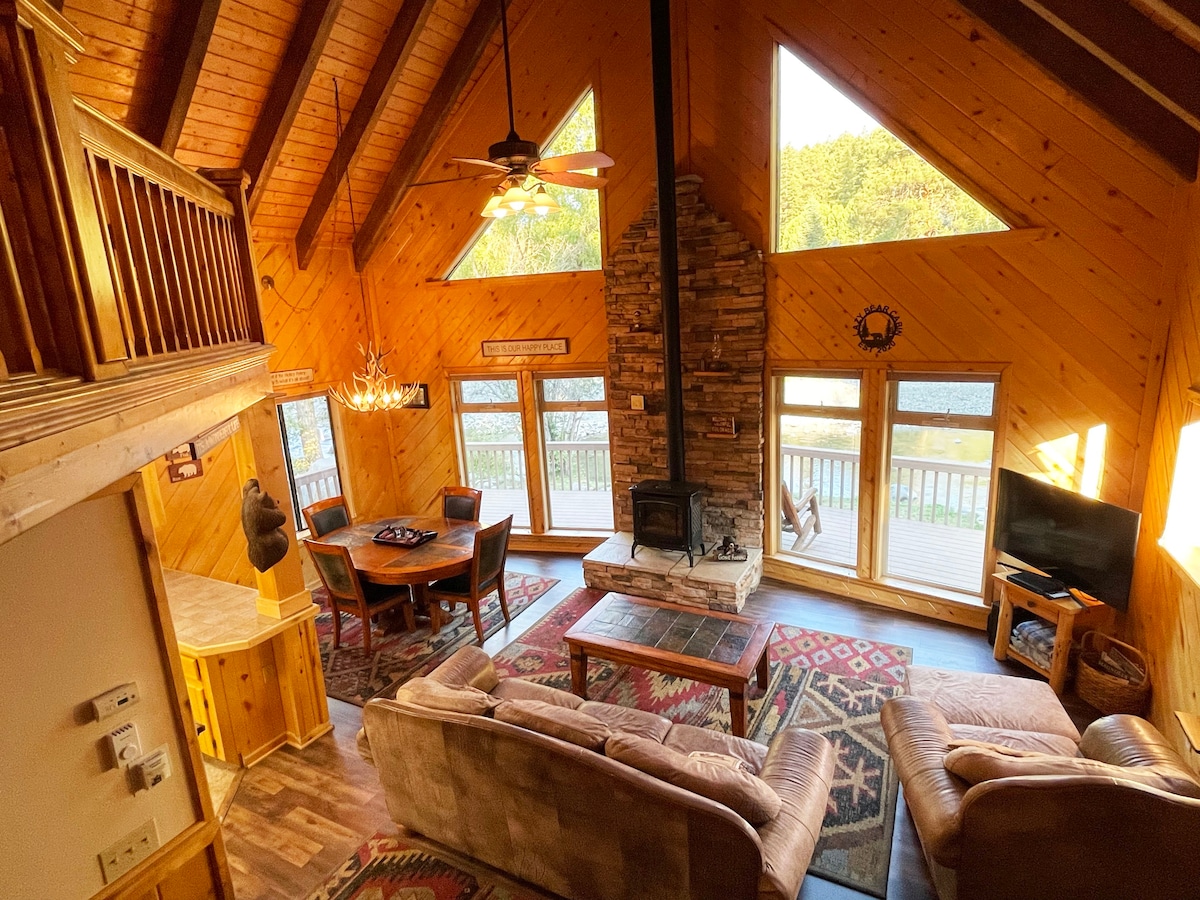 Riverfront "Lazy Bear Cabin" with Hot Tub Sleeps 8