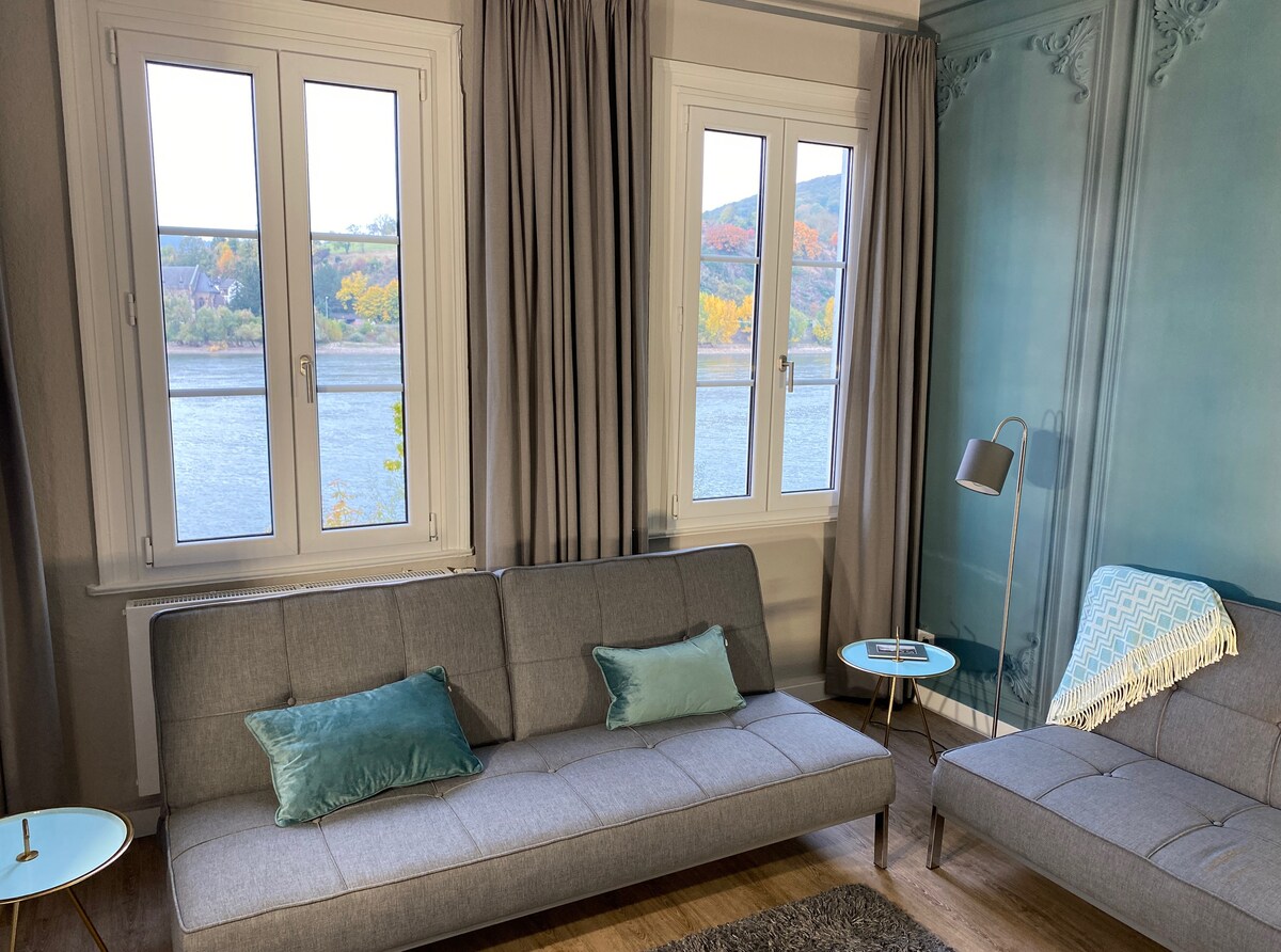 Large suite with loggia and view of the Rhine