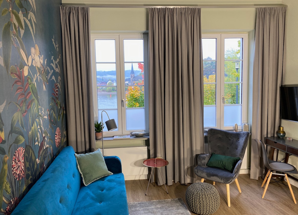 Modern and stylish suite with a view of the Rhine