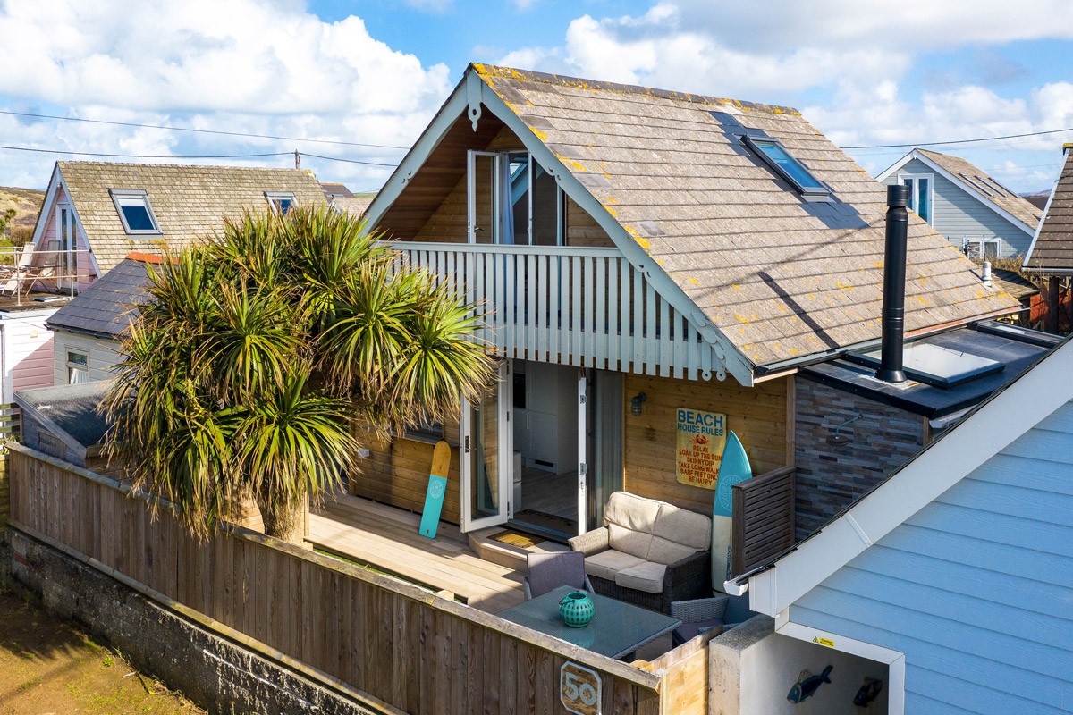 Beach chalet with panoramic sea views