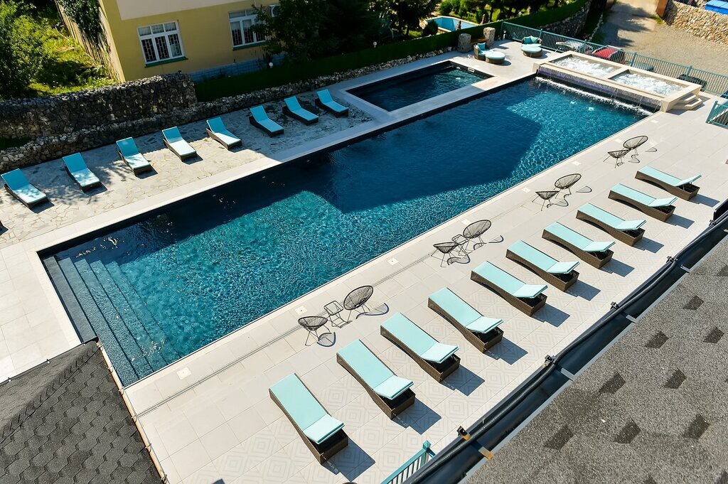 Tskaltubo Epic Hotel and Spa -带泳池的套房