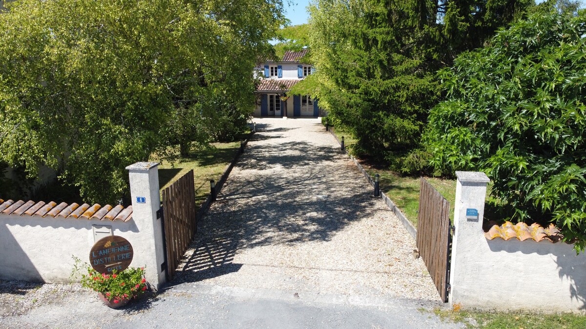 L'Ancienne Distillerie - 10 Bedrooms with Pool