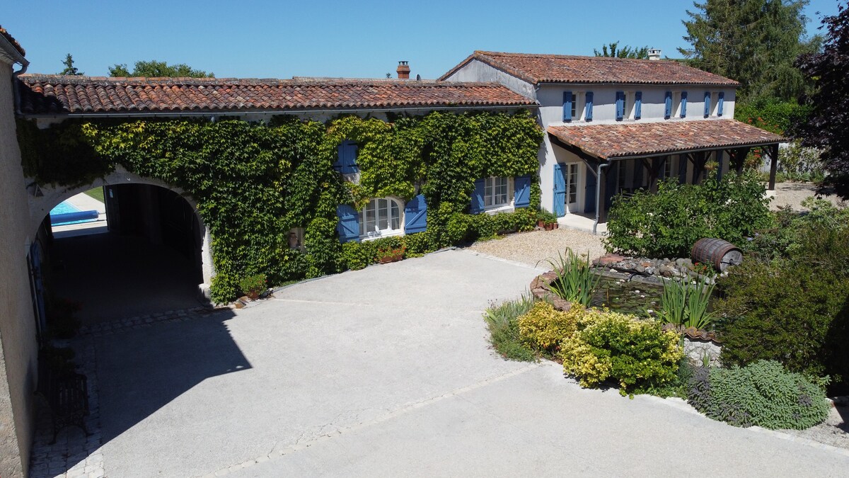 L'Ancienne Distillerie - 10 Bedrooms with Pool