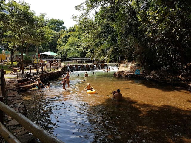 Esplanada do Rio Quente的民宿