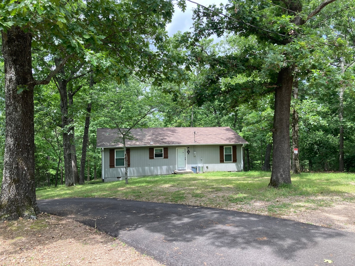 The Coshanna Cabin @ Flint Ridge