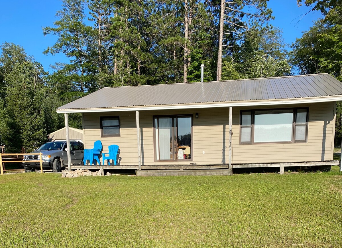 Sutter 's Lake Cottage of Hawks