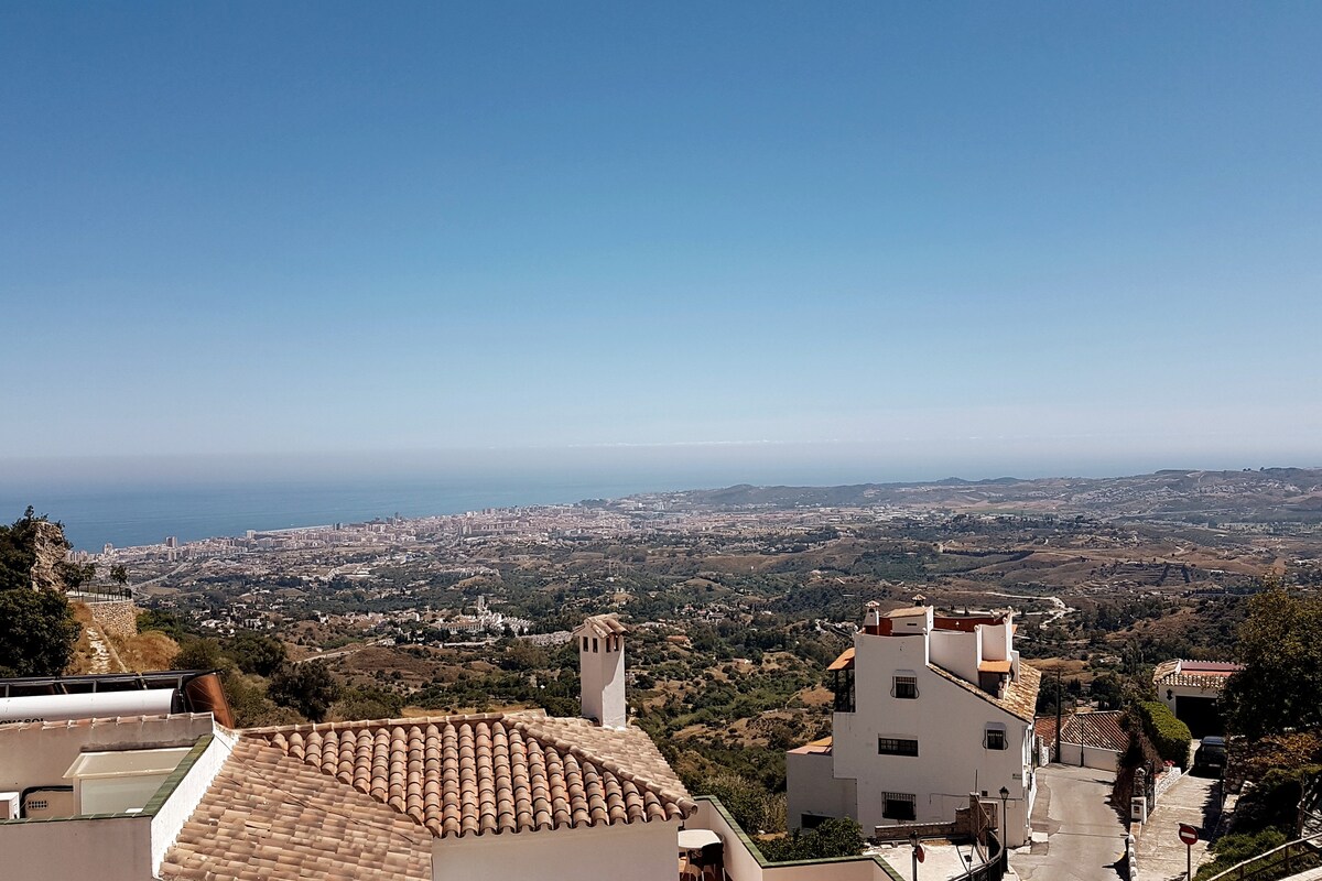 Ático Tamisa con vistas a la Costa del Sol