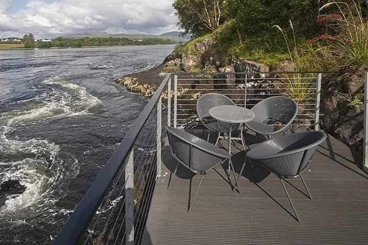 Waterfront cottage near Oban