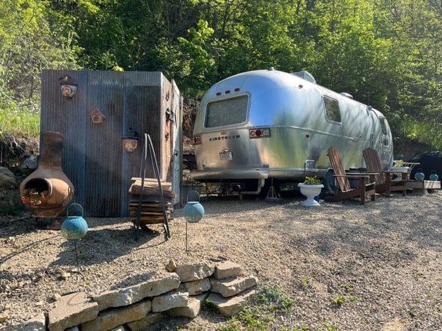 Eunice the Airstream - Farmstay in the Driftless