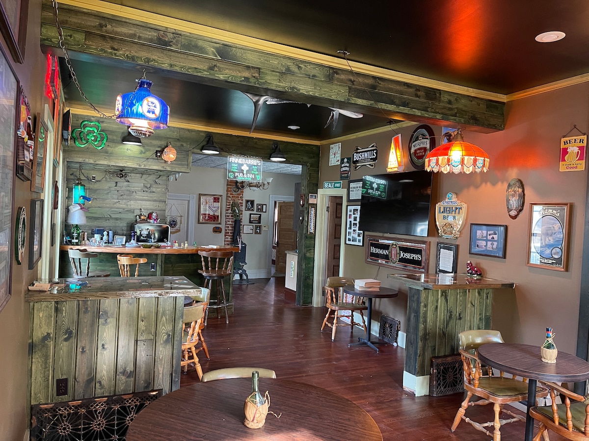 Finnebarre’s Irish Pub & Inn, Wahoo, Nebraska