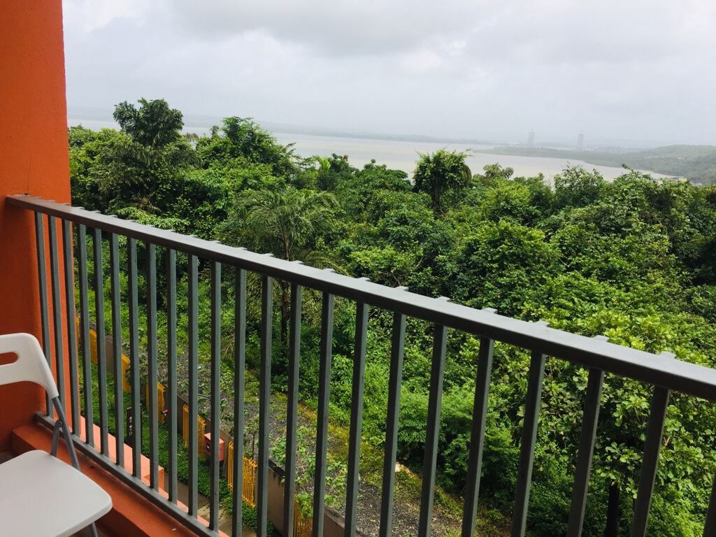 River View, 1 BHK Apartment , perfect Staycation !
