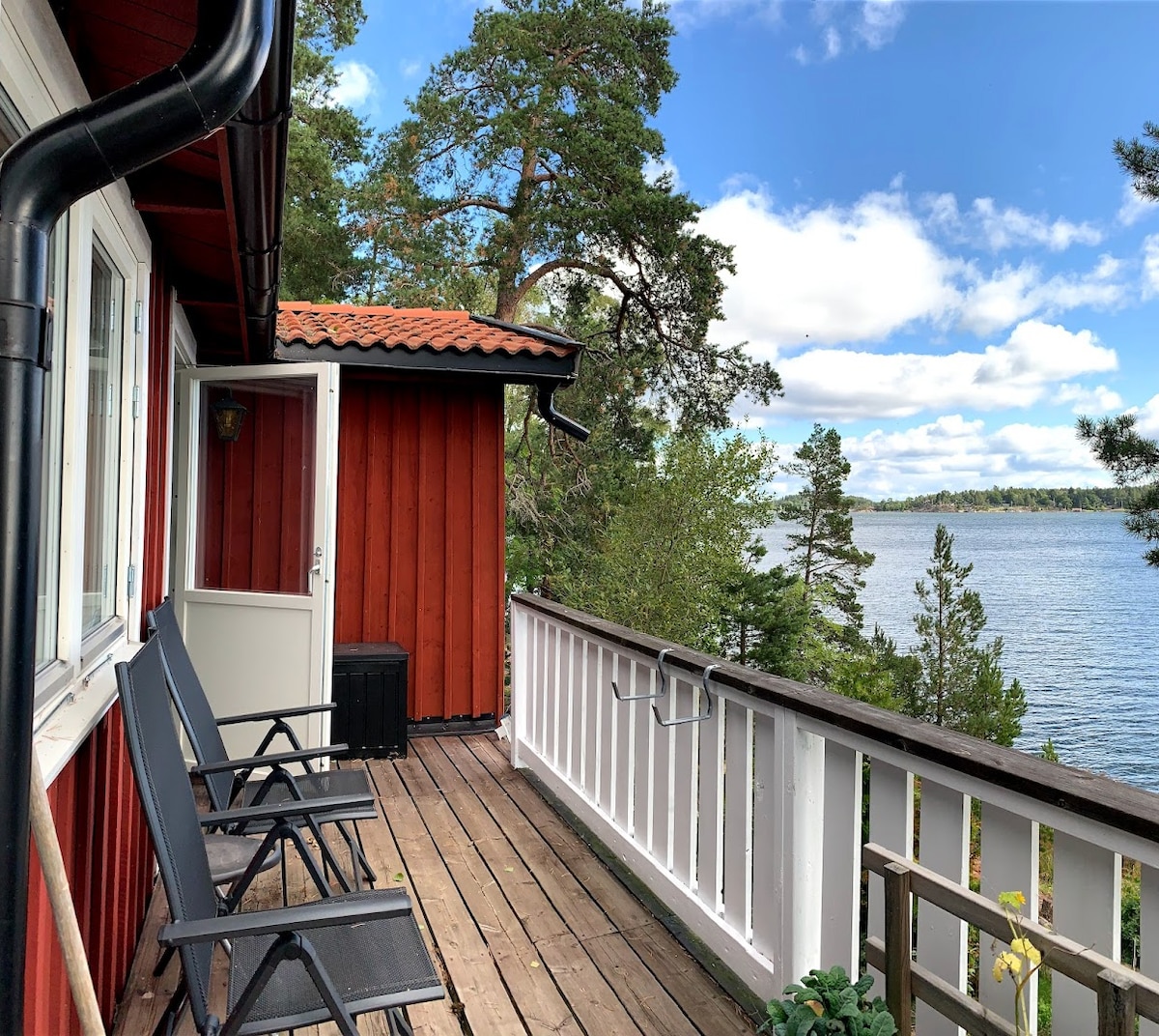 Lovely cottage with a seaview and relaxing nature