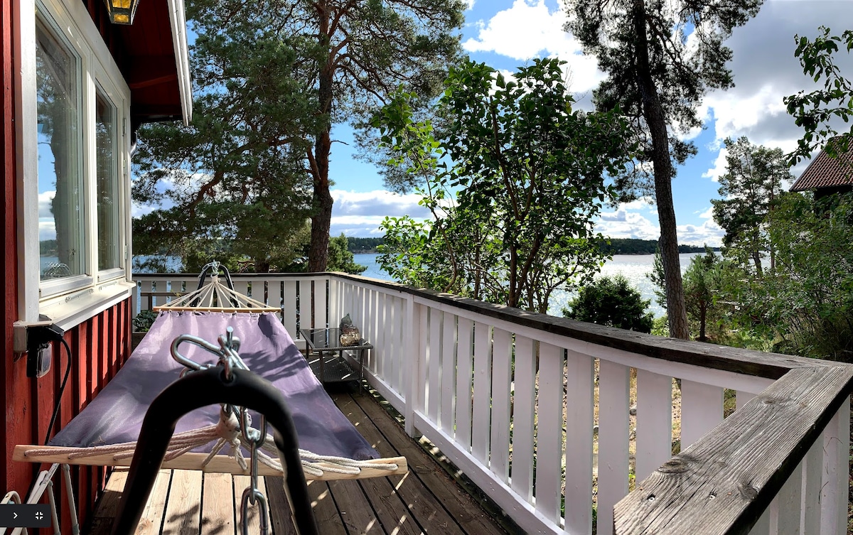 Lovely cottage with a seaview and relaxing nature