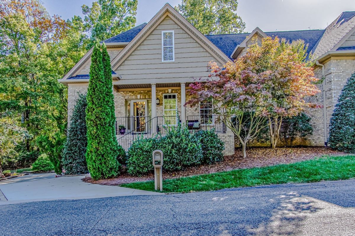 Luxury Townhome, Spacious, High Point/Greensboro