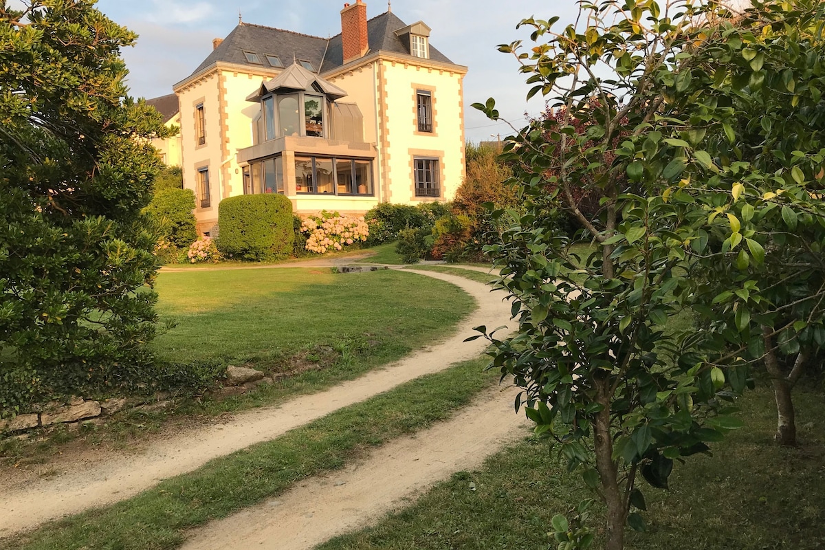 Villa historique sur la plage des Sables Blancs